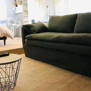 Appartement Vue Dans Le Quartier De Saint Victor, Marseilles