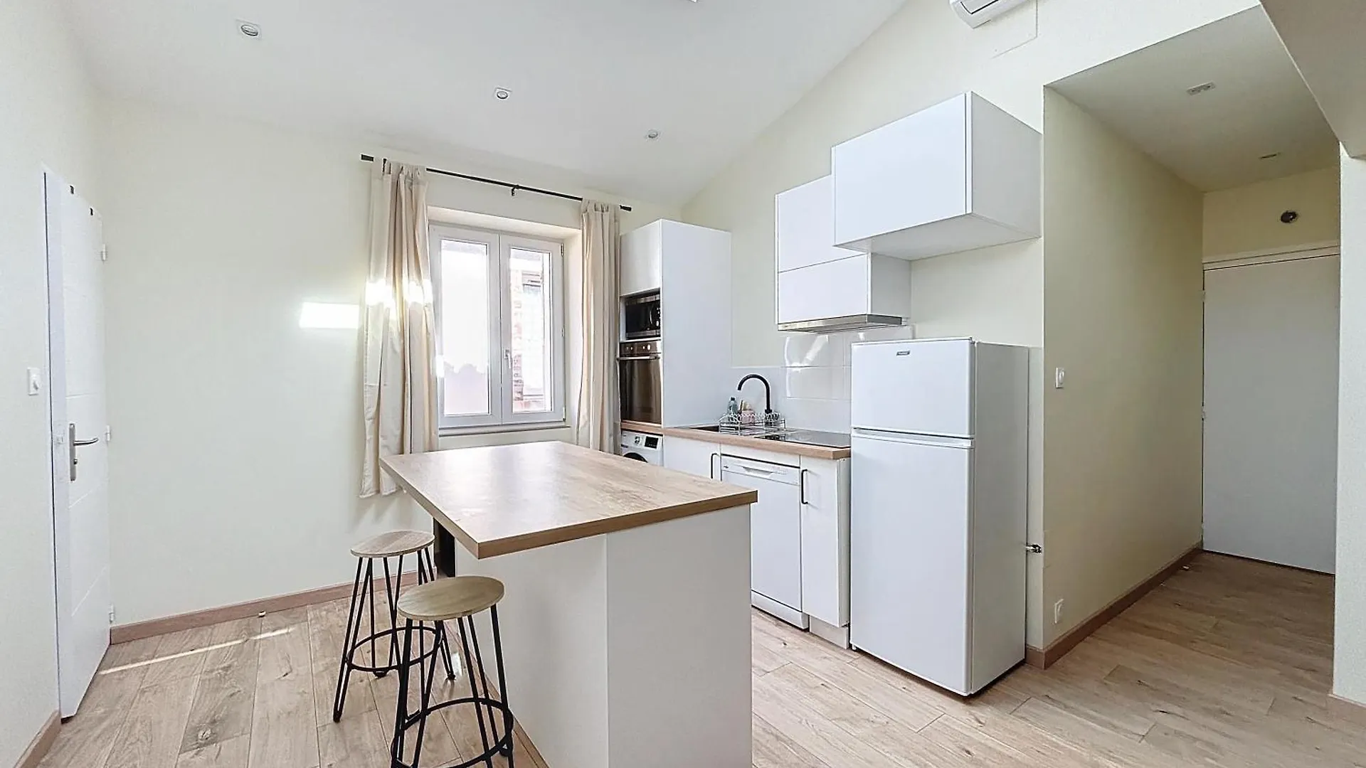 Apartment Duplex Vieux Port - Hyper Central & Climatisation - Les Freres De La Loc' Marseille France